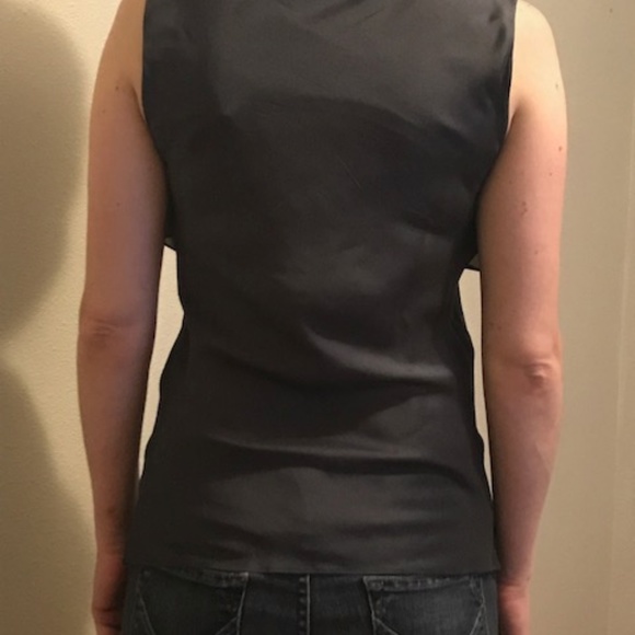 Hanii Y Grey Top with Bow Detail - Picture 2 of 4